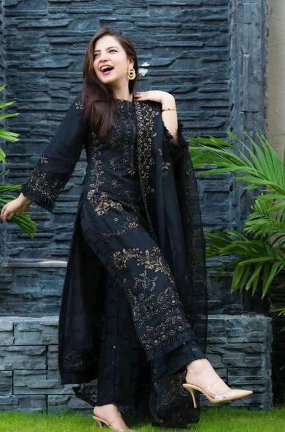 Dananeer D # 52 - 01 | 3PC Luxury Lawn | Chiffon Embroidered Duppata