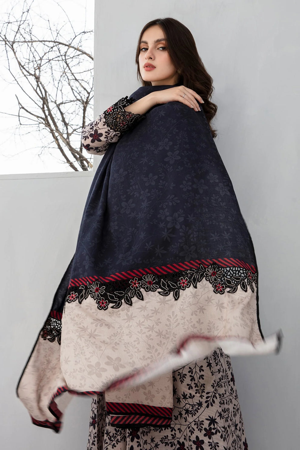 Baroque D # 225- 01 | 3pc Karandi | Digital Karandi Dupatta