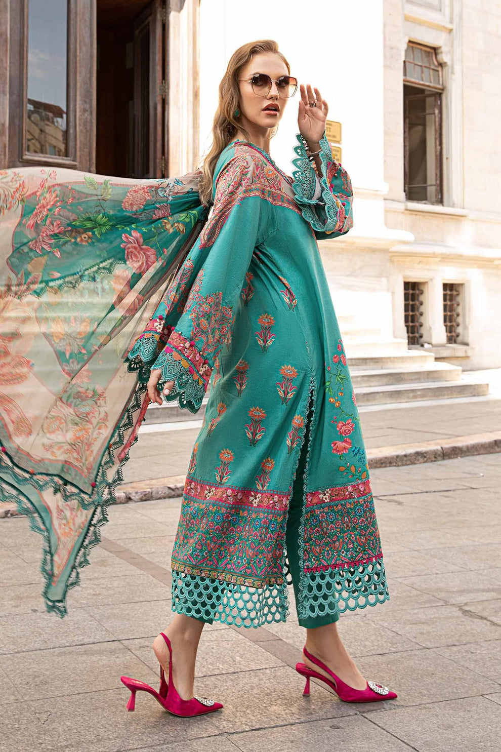 Maria B D # 217 - 01 | 3pc Luxury Karandi | Karandi Printed Shawl