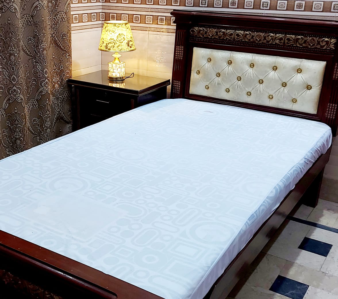 Matress D# 6 | Plain Single Bed Waterproof Mattress Fitted covers