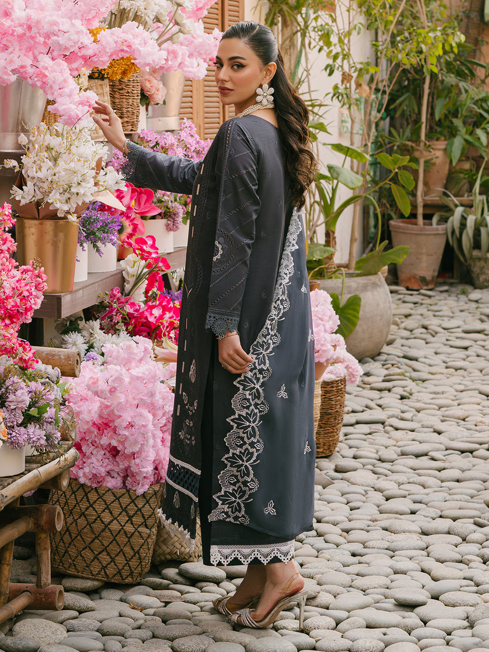 Maria B D # 265 - 01 | 3PC Luxury Lawn | Chiffon Embroidered Duppata